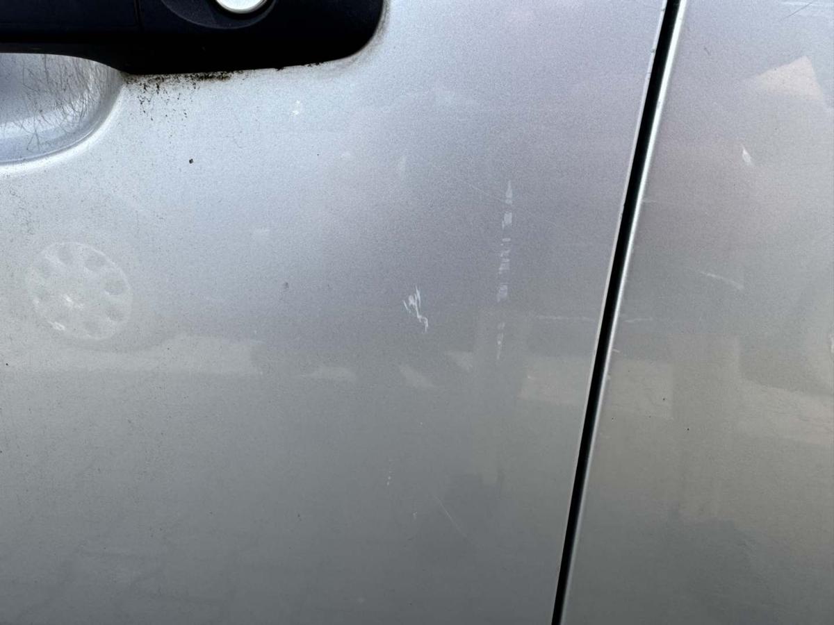 Ford Focus 2 original T&uuml;r vorn links Polar Silber 5-T&uuml;rer Rohbau Bj.2005